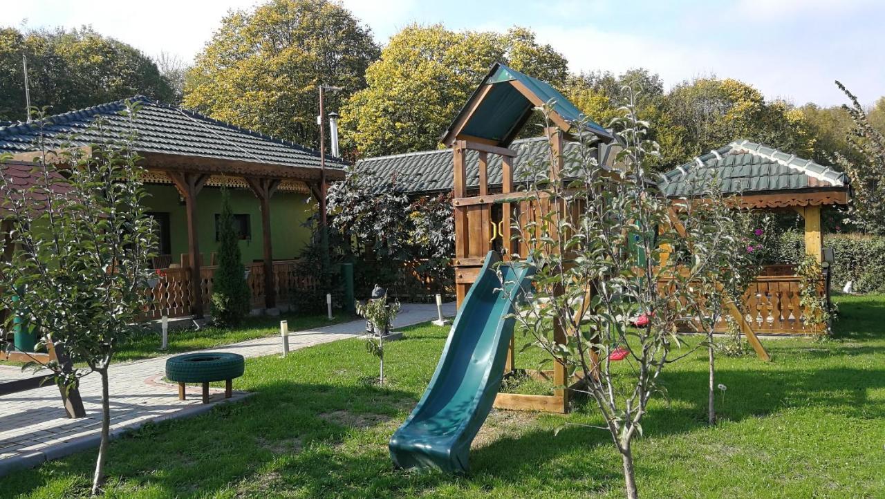 Agropensiunea Valea Fagilor Luncavita Exterior photo